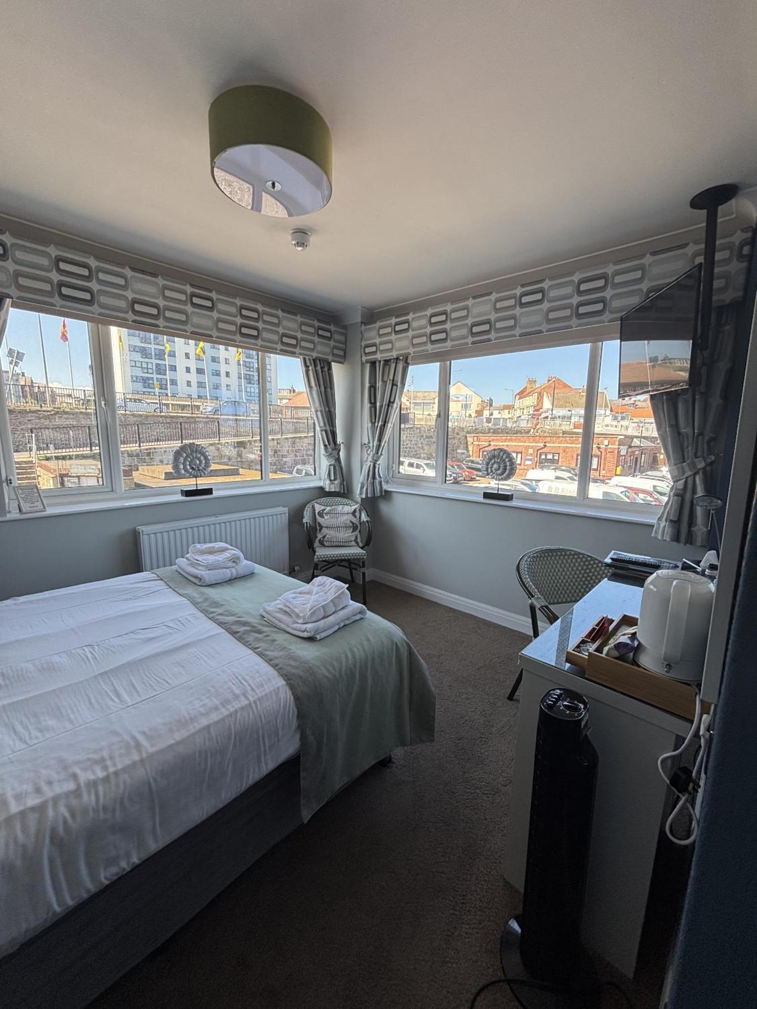 Salt On The Harbour Bed & Breakfast Bridlington Ngoại thất bức ảnh
