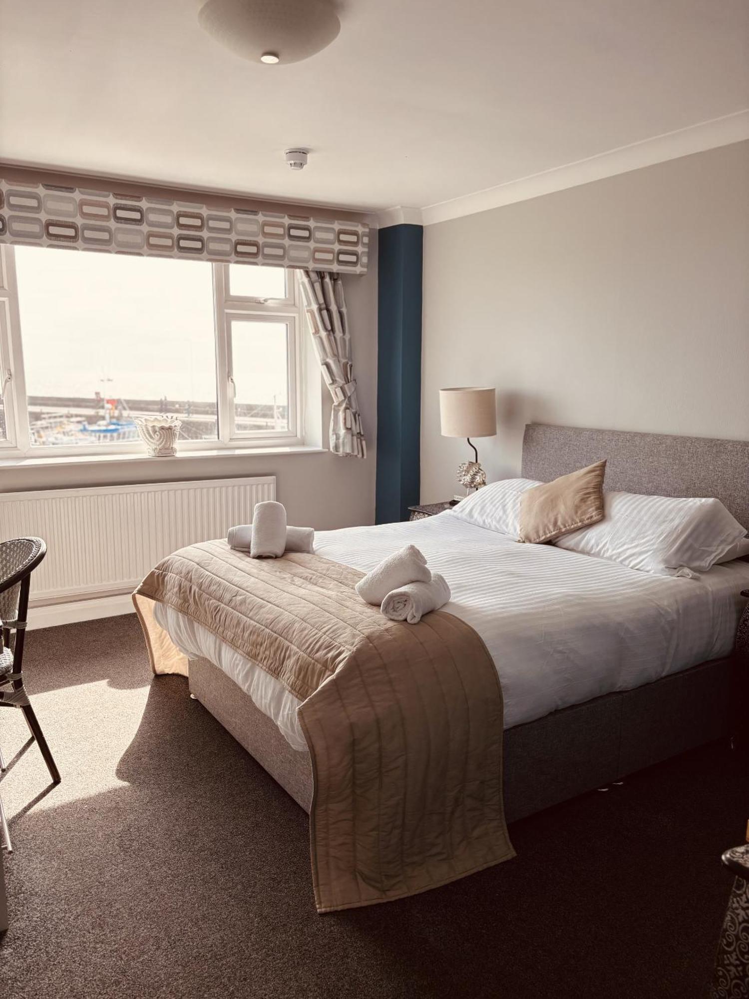 Salt On The Harbour Bed & Breakfast Bridlington Phòng bức ảnh